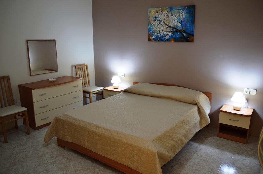 The April Maisonette Marsaskala Ngoại thất bức ảnh