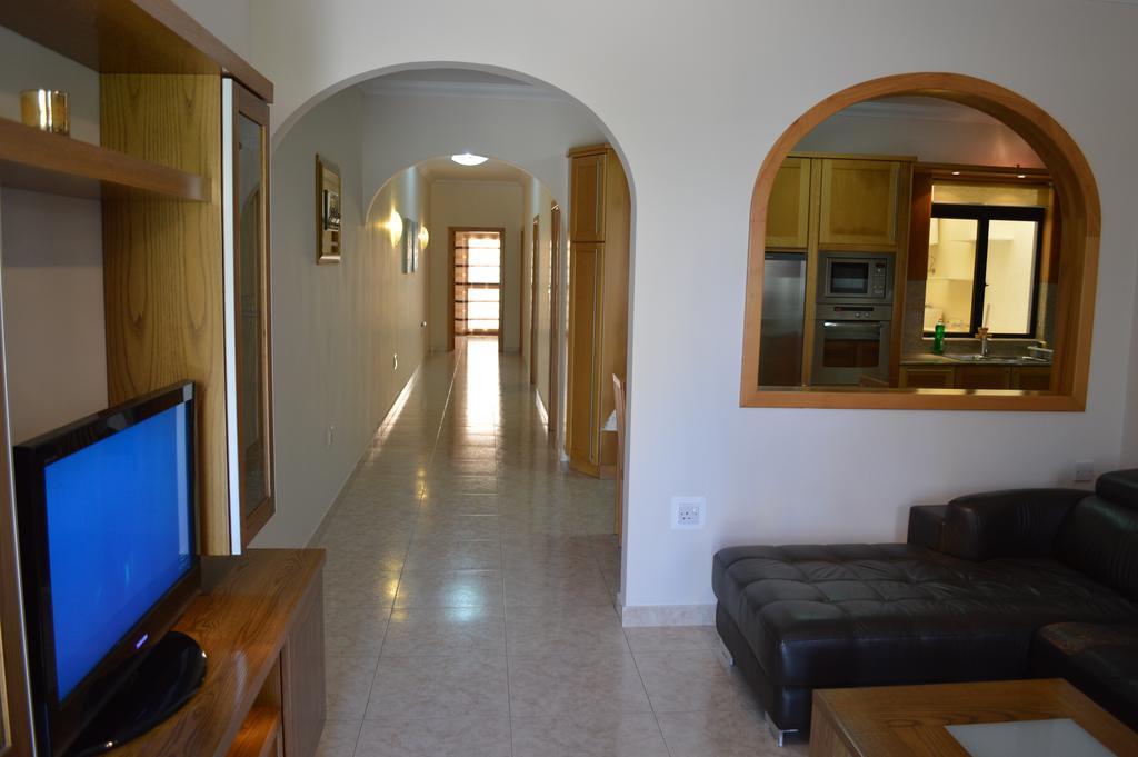 The April Maisonette Marsaskala Ngoại thất bức ảnh