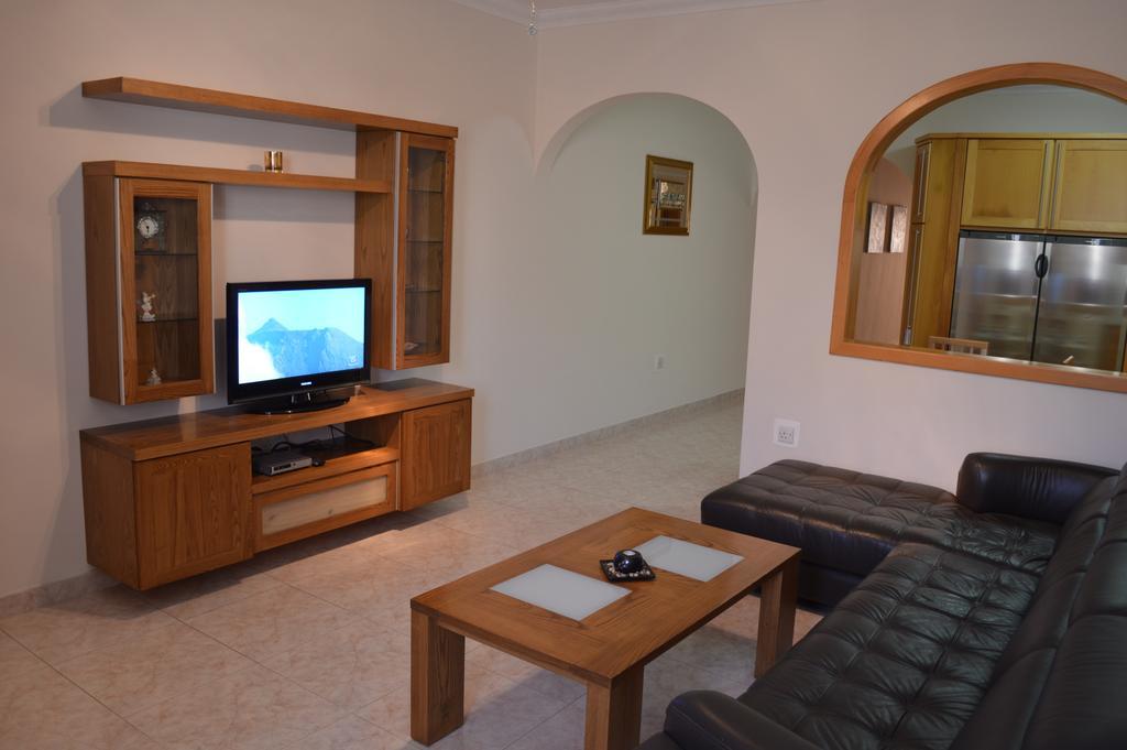 The April Maisonette Marsaskala Ngoại thất bức ảnh