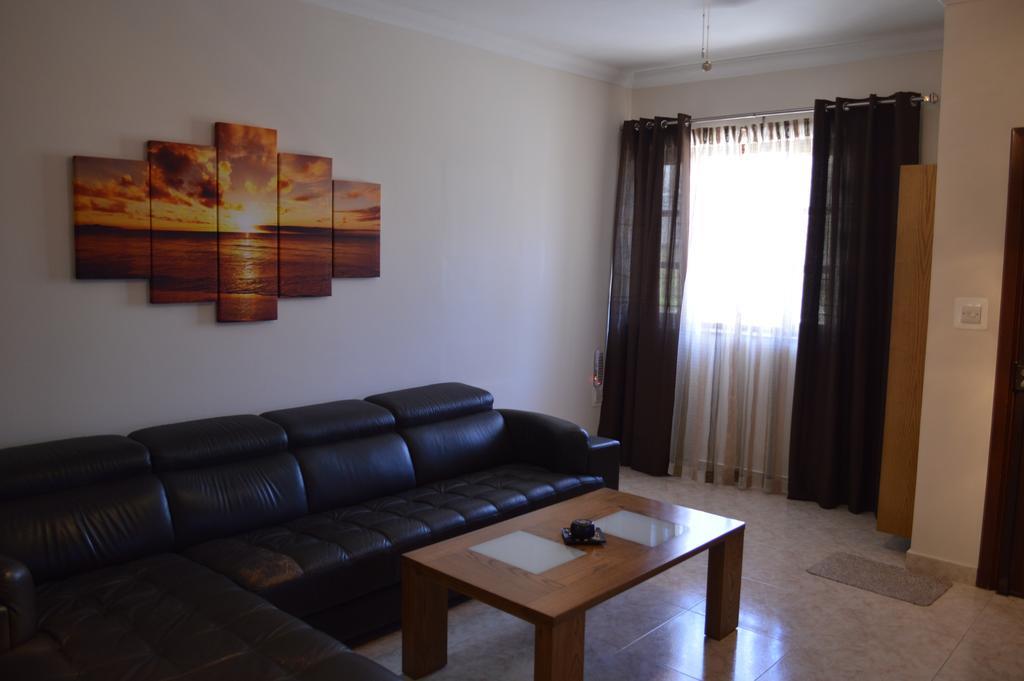 The April Maisonette Marsaskala Ngoại thất bức ảnh